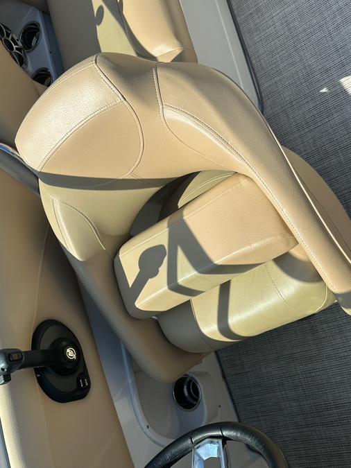 2020 Crownline 205 SS, available for sale in Darien, Wisconsin | Geneva Motor Cars. Darien, Wisconsin