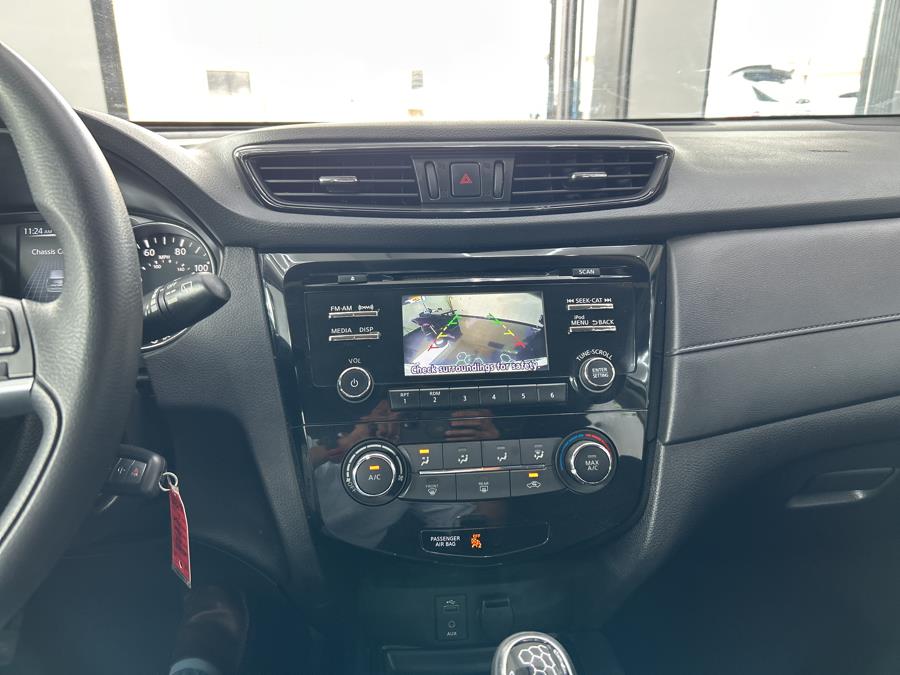 2017 Nissan Rogue AWD SV, available for sale in Jersey City, New Jersey | Luxe Auto Galleria. Jersey City, New Jersey 2017 Nissan Rogue AWD SV, available for sale in Jersey City, New Jersey | Luxe Auto Galleria. Jersey City, New Jersey