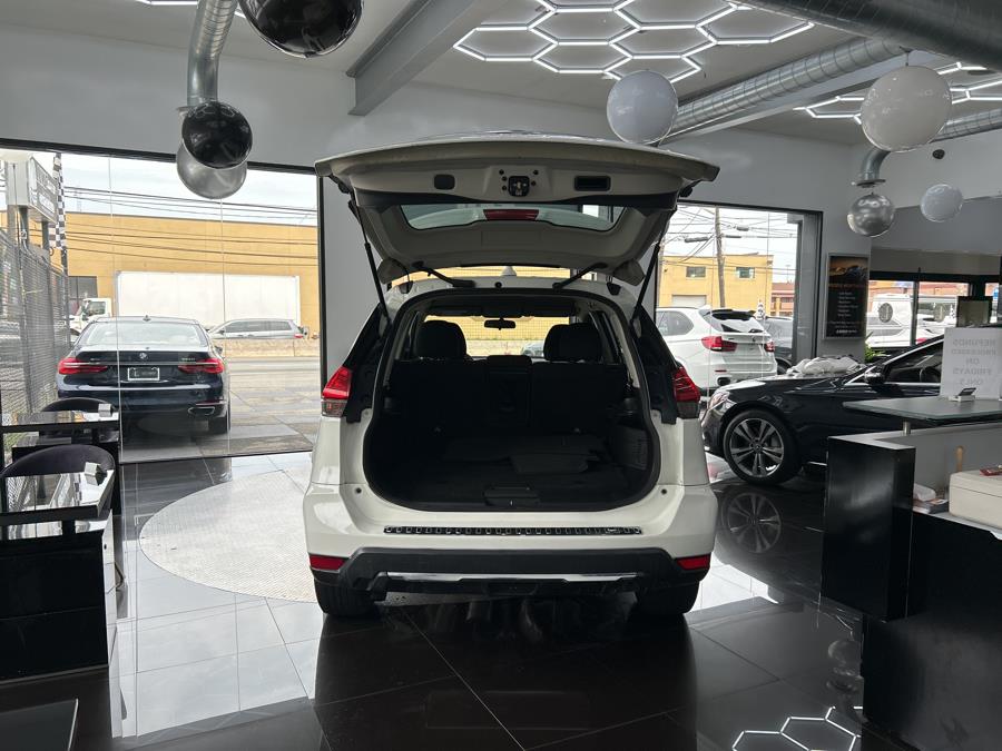 2017 Nissan Rogue AWD SV, available for sale in Jersey City, New Jersey | Luxe Auto Galleria. Jersey City, New Jersey 2017 Nissan Rogue AWD SV, available for sale in Jersey City, New Jersey | Luxe Auto Galleria. Jersey City, New Jersey