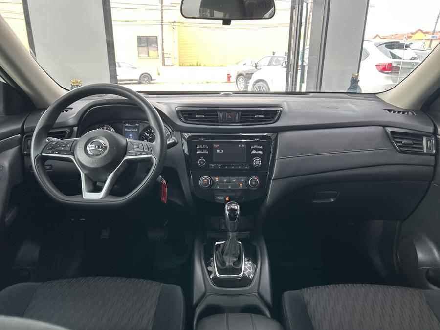 2017 Nissan Rogue AWD SV, available for sale in Jersey City, New Jersey | Luxe Auto Galleria. Jersey City, New Jersey 2017 Nissan Rogue AWD SV, available for sale in Jersey City, New Jersey | Luxe Auto Galleria. Jersey City, New Jersey