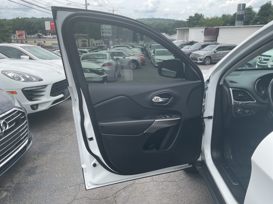 2019 Jeep Cherokee Limited 4x4, available for sale in Waterbury, Connecticut | Jim Juliani Motors. Waterbury, Connecticut 2019 Jeep Cherokee Limited 4x4, available for sale in Waterbury, Connecticut | Jim Juliani Motors. Waterbury, Connecticut