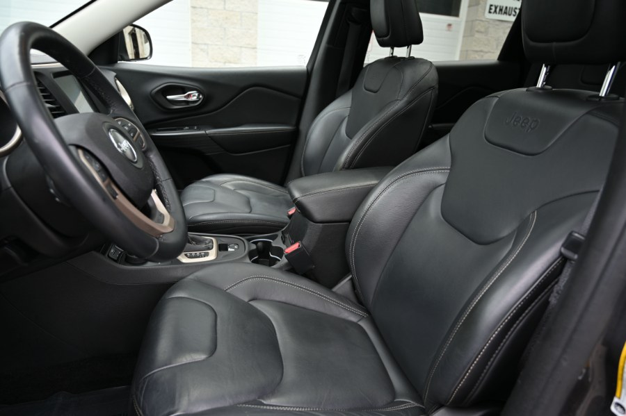2015 Jeep Cherokee 4WD 4dr Limited, available for sale in Waterbury, Connecticut | Highline Car Connection. Waterbury, Connecticut 2015 Jeep Cherokee 4WD 4dr Limited, available for sale in Waterbury, Connecticut | Highline Car Connection. Waterbury, Connecticut