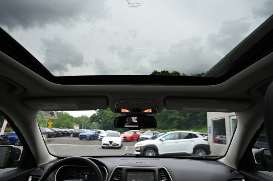 2015 Jeep Cherokee 4WD 4dr Limited, available for sale in Waterbury, Connecticut | Highline Car Connection. Waterbury, Connecticut 2015 Jeep Cherokee 4WD 4dr Limited, available for sale in Waterbury, Connecticut | Highline Car Connection. Waterbury, Connecticut