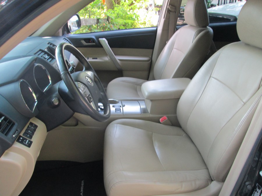 2012 Toyota Highlander 4WD 4dr V6 SE, available for sale in Levittown, Pennsylvania | Levittown Auto. Levittown, Pennsylvania 2012 Toyota Highlander 4WD 4dr V6 SE, available for sale in Levittown, Pennsylvania | Levittown Auto. Levittown, Pennsylvania