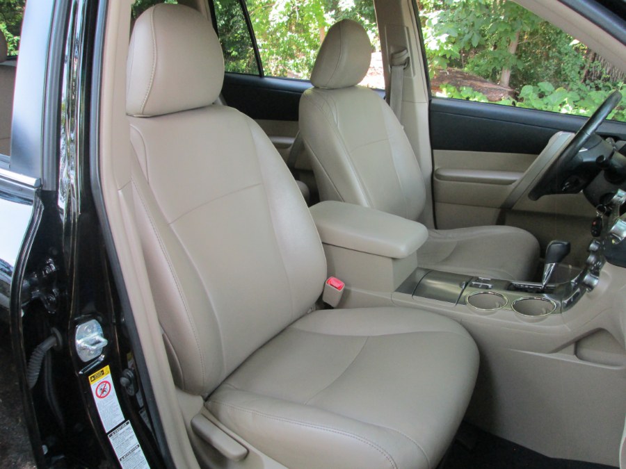2012 Toyota Highlander 4WD 4dr V6 SE, available for sale in Levittown, Pennsylvania | Levittown Auto. Levittown, Pennsylvania 2012 Toyota Highlander 4WD 4dr V6 SE, available for sale in Levittown, Pennsylvania | Levittown Auto. Levittown, Pennsylvania