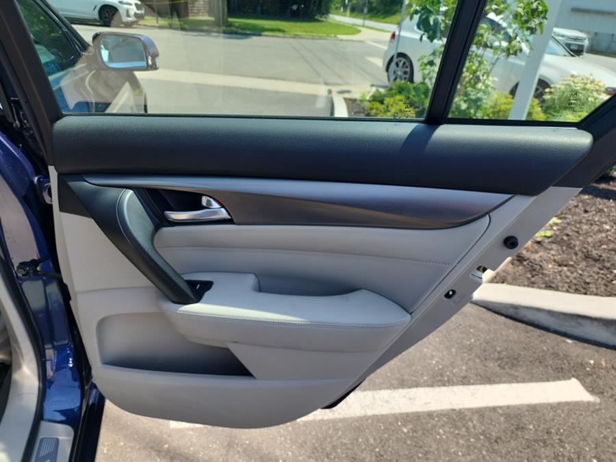 2013 Acura TL 4dr Sdn Auto 2WD, available for sale in Islip, New York | L.I. Auto Gallery. Islip, New York 2013 Acura TL 4dr Sdn Auto 2WD, available for sale in Islip, New York | L.I. Auto Gallery. Islip, New York