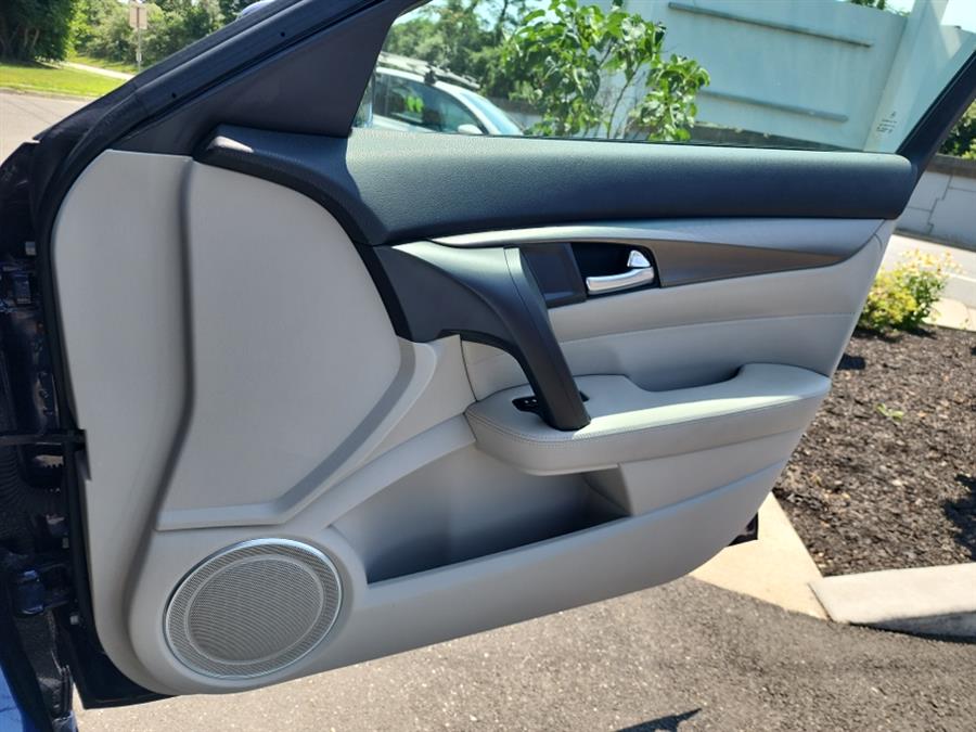 2013 Acura TL 4dr Sdn Auto 2WD, available for sale in Islip, New York | L.I. Auto Gallery. Islip, New York 2013 Acura TL 4dr Sdn Auto 2WD, available for sale in Islip, New York | L.I. Auto Gallery. Islip, New York