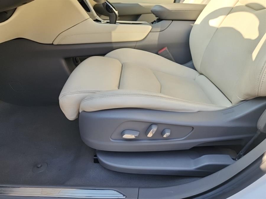 2017 Cadillac XT5 AWD 4dr Luxury, available for sale in Islip, New York | L.I. Auto Gallery. Islip, New York 2017 Cadillac XT5 AWD 4dr Luxury, available for sale in Islip, New York | L.I. Auto Gallery. Islip, New York