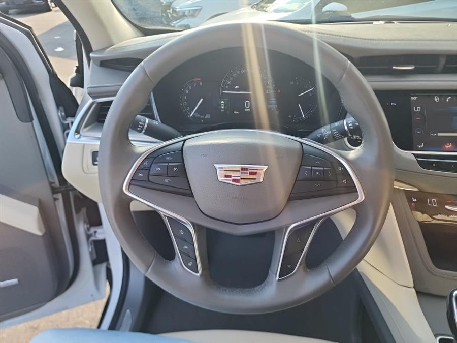 2017 Cadillac XT5 AWD 4dr Luxury, available for sale in Islip, New York | L.I. Auto Gallery. Islip, New York 2017 Cadillac XT5 AWD 4dr Luxury, available for sale in Islip, New York | L.I. Auto Gallery. Islip, New York