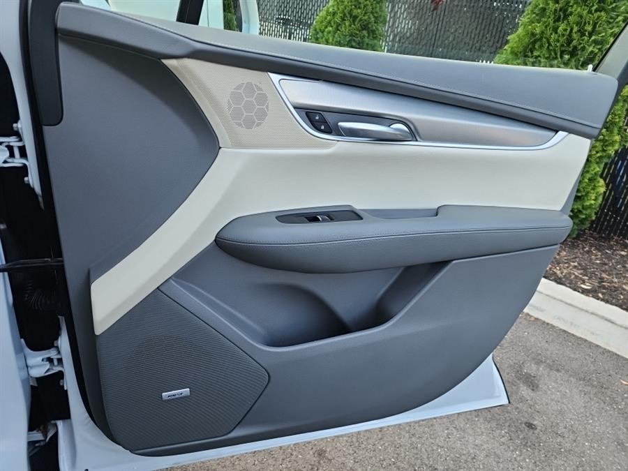 2017 Cadillac XT5 AWD 4dr Luxury, available for sale in Islip, New York | L.I. Auto Gallery. Islip, New York 2017 Cadillac XT5 AWD 4dr Luxury, available for sale in Islip, New York | L.I. Auto Gallery. Islip, New York