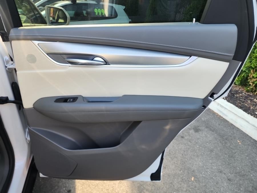 2017 Cadillac XT5 AWD 4dr Luxury, available for sale in Islip, New York | L.I. Auto Gallery. Islip, New York 2017 Cadillac XT5 AWD 4dr Luxury, available for sale in Islip, New York | L.I. Auto Gallery. Islip, New York