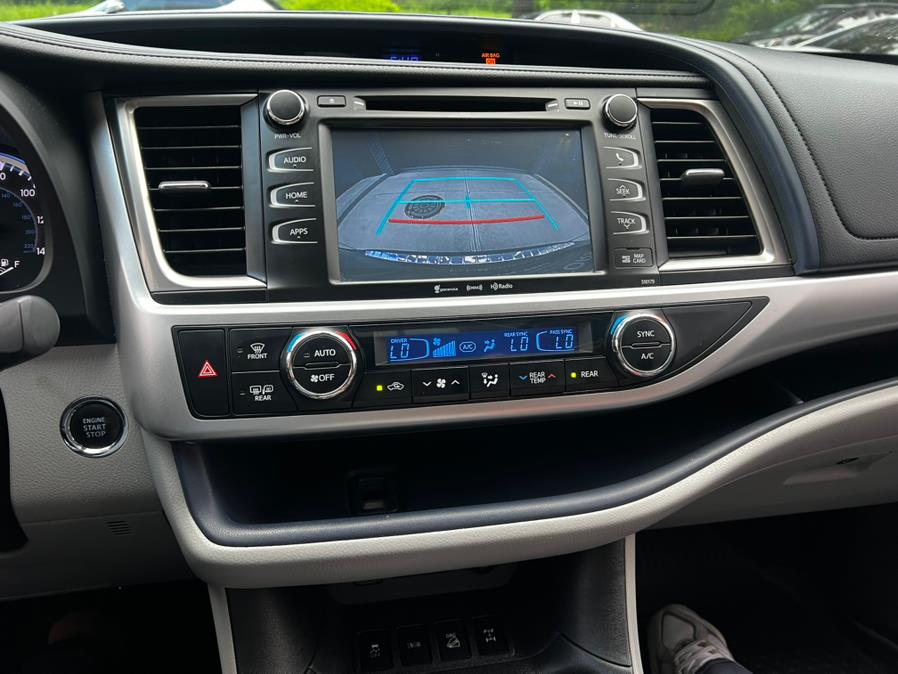 2017 Toyota Highlander XLE V6 AWD (Natl), available for sale in Irvington, New Jersey | Elis Motors Corp. Irvington, New Jersey 2017 Toyota Highlander XLE V6 AWD (Natl), available for sale in Irvington, New Jersey | Elis Motors Corp. Irvington, New Jersey