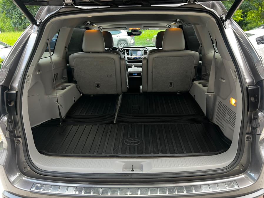 2017 Toyota Highlander XLE V6 AWD (Natl), available for sale in Irvington, New Jersey | Elis Motors Corp. Irvington, New Jersey 2017 Toyota Highlander XLE V6 AWD (Natl), available for sale in Irvington, New Jersey | Elis Motors Corp. Irvington, New Jersey