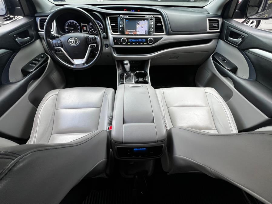2017 Toyota Highlander XLE V6 AWD (Natl), available for sale in Irvington, New Jersey | Elis Motors Corp. Irvington, New Jersey 2017 Toyota Highlander XLE V6 AWD (Natl), available for sale in Irvington, New Jersey | Elis Motors Corp. Irvington, New Jersey