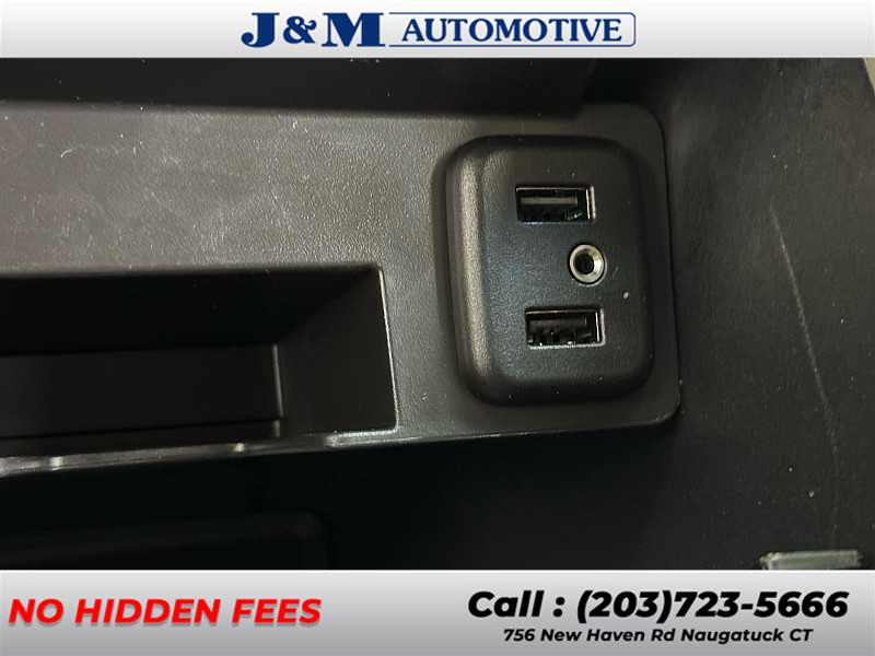 2019 Chevrolet Tahoe LT, available for sale in Naugatuck, Connecticut | J&M Automotive Sls&Svc LLC. Naugatuck, Connecticut 2019 Chevrolet Tahoe LT, available for sale in Naugatuck, Connecticut | J&M Automotive Sls&Svc LLC. Naugatuck, Connecticut