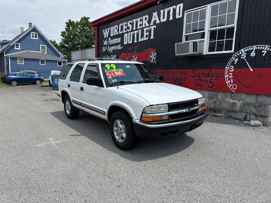 Used 1999 Chevrolet Blazer in Worcester, Massachusetts | Worcester Auto Outlet LLC. Worcester, Massachusetts