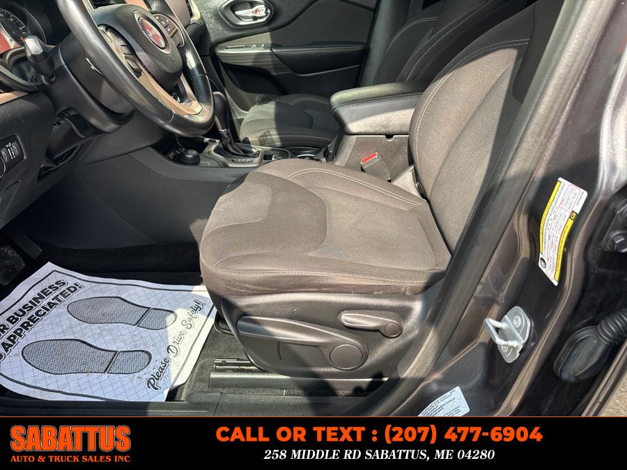 2017 Jeep Cherokee Latitude 4x4, available for sale in Sabattus, Maine | Sabattus Auto and Truck Sales Inc. Sabattus, Maine 2017 Jeep Cherokee Latitude 4x4, available for sale in Sabattus, Maine | Sabattus Auto and Truck Sales Inc. Sabattus, Maine