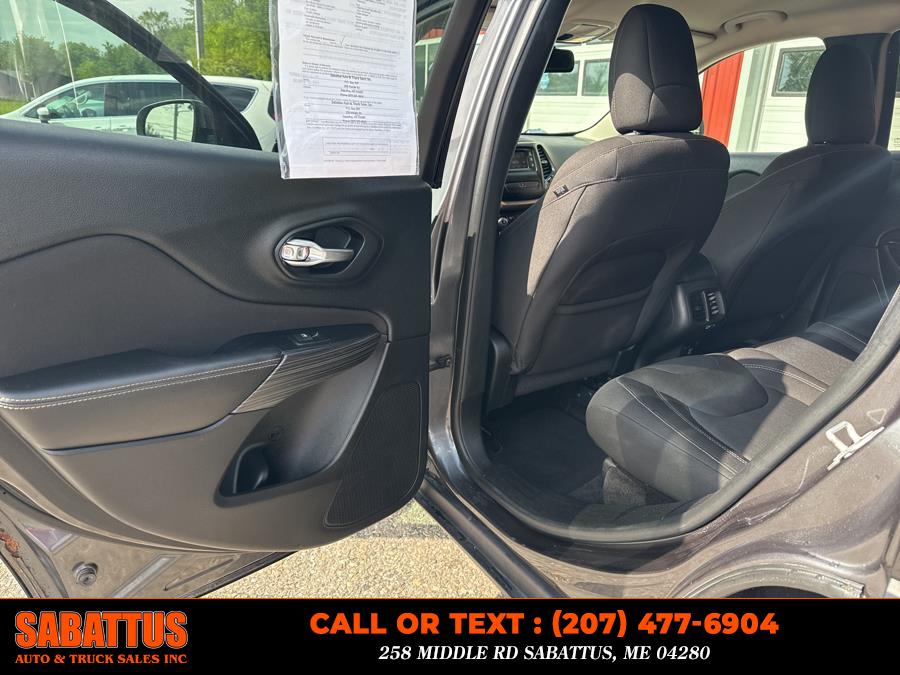 2017 Jeep Cherokee Latitude 4x4, available for sale in Sabattus, Maine | Sabattus Auto and Truck Sales Inc. Sabattus, Maine 2017 Jeep Cherokee Latitude 4x4, available for sale in Sabattus, Maine | Sabattus Auto and Truck Sales Inc. Sabattus, Maine