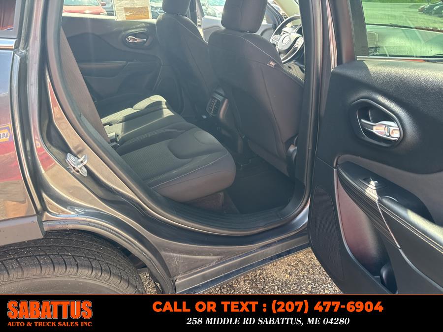 2017 Jeep Cherokee Latitude 4x4, available for sale in Sabattus, Maine | Sabattus Auto and Truck Sales Inc. Sabattus, Maine 2017 Jeep Cherokee Latitude 4x4, available for sale in Sabattus, Maine | Sabattus Auto and Truck Sales Inc. Sabattus, Maine
