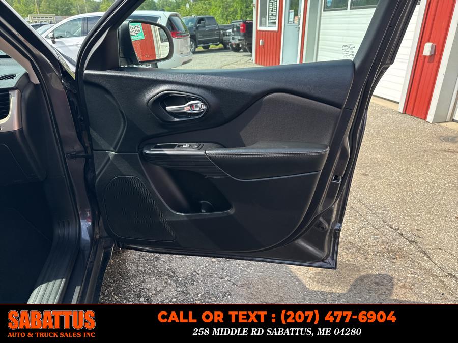 2017 Jeep Cherokee Latitude 4x4, available for sale in Sabattus, Maine | Sabattus Auto and Truck Sales Inc. Sabattus, Maine 2017 Jeep Cherokee Latitude 4x4, available for sale in Sabattus, Maine | Sabattus Auto and Truck Sales Inc. Sabattus, Maine