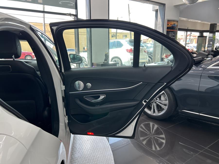 2018 Mercedes-Benz E-Class E 300 4MATIC Sedan, available for sale in Jersey City, New Jersey | Luxe Auto Galleria. Jersey City, New Jersey 2018 Mercedes-Benz E-Class E 300 4MATIC Sedan, available for sale in Jersey City, New Jersey | Luxe Auto Galleria. Jersey City, New Jersey