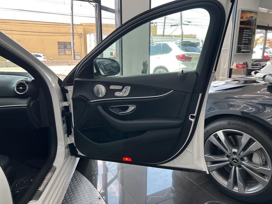 2018 Mercedes-Benz E-Class E 300 4MATIC Sedan, available for sale in Jersey City, New Jersey | Luxe Auto Galleria. Jersey City, New Jersey 2018 Mercedes-Benz E-Class E 300 4MATIC Sedan, available for sale in Jersey City, New Jersey | Luxe Auto Galleria. Jersey City, New Jersey