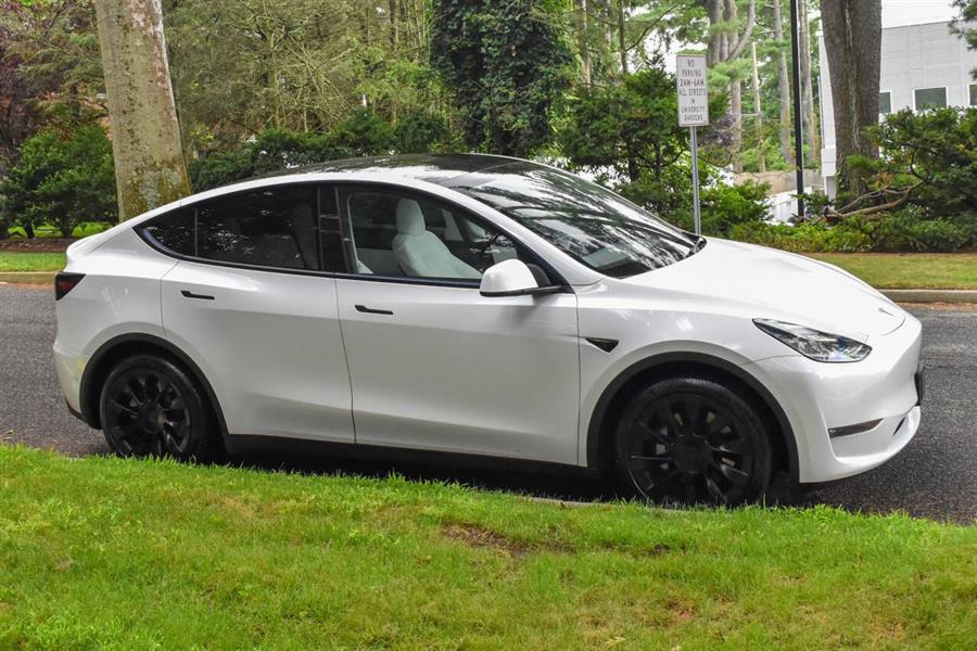 2022 Tesla Model y Long Range AWD 4dr Crossover, available for sale in Great Neck, New York | Camy Cars. Great Neck, New York 2022 Tesla Model y Long Range AWD 4dr Crossover, available for sale in Great Neck, New York | Camy Cars. Great Neck, New York