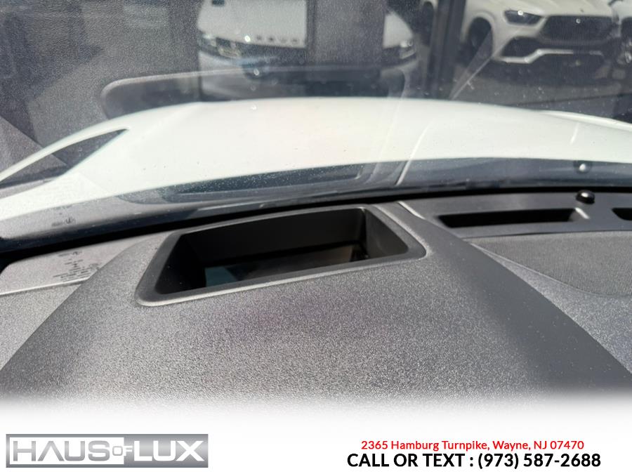 2019 Land Rover Range Rover Velar P340 R-Dynamic SE, available for sale in Wayne, New Jersey | Haus of Lux. Wayne, New Jersey 2019 Land Rover Range Rover Velar P340 R-Dynamic SE, available for sale in Wayne, New Jersey | Haus of Lux. Wayne, New Jersey