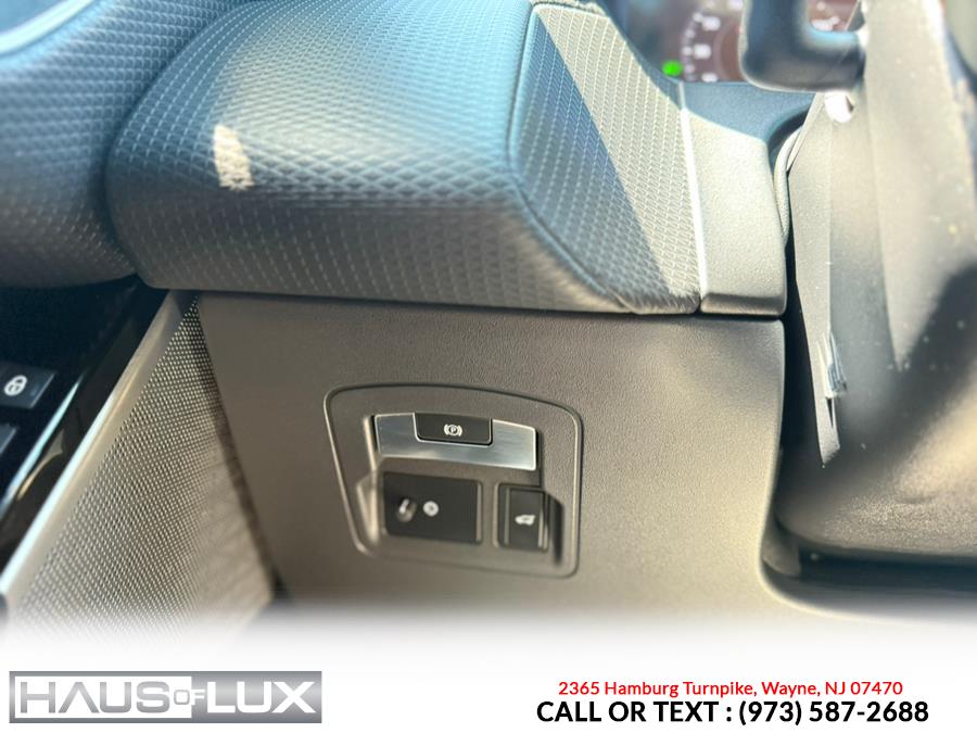 2019 Land Rover Range Rover Velar P340 R-Dynamic SE, available for sale in Wayne, New Jersey | Haus of Lux. Wayne, New Jersey 2019 Land Rover Range Rover Velar P340 R-Dynamic SE, available for sale in Wayne, New Jersey | Haus of Lux. Wayne, New Jersey