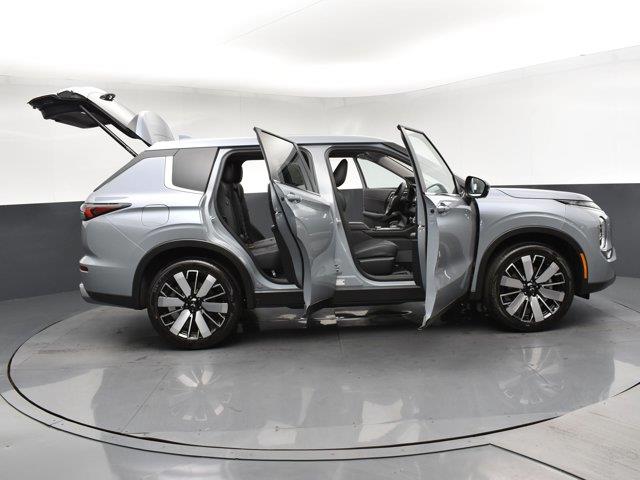 2025 Mitsubishi Outlander SE, available for sale in Woodside, New York | Drive Central. Woodside, New York 2025 Mitsubishi Outlander SE, available for sale in Woodside, New York | Drive Central. Woodside, New York