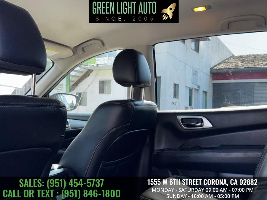 2020 Nissan Pathfinder FWD SL, available for sale in Corona, California | Green Light Auto. Corona, California 2020 Nissan Pathfinder FWD SL, available for sale in Corona, California | Green Light Auto. Corona, California