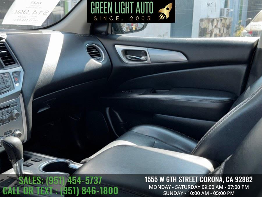 2020 Nissan Pathfinder FWD SL, available for sale in Corona, California | Green Light Auto. Corona, California 2020 Nissan Pathfinder FWD SL, available for sale in Corona, California | Green Light Auto. Corona, California