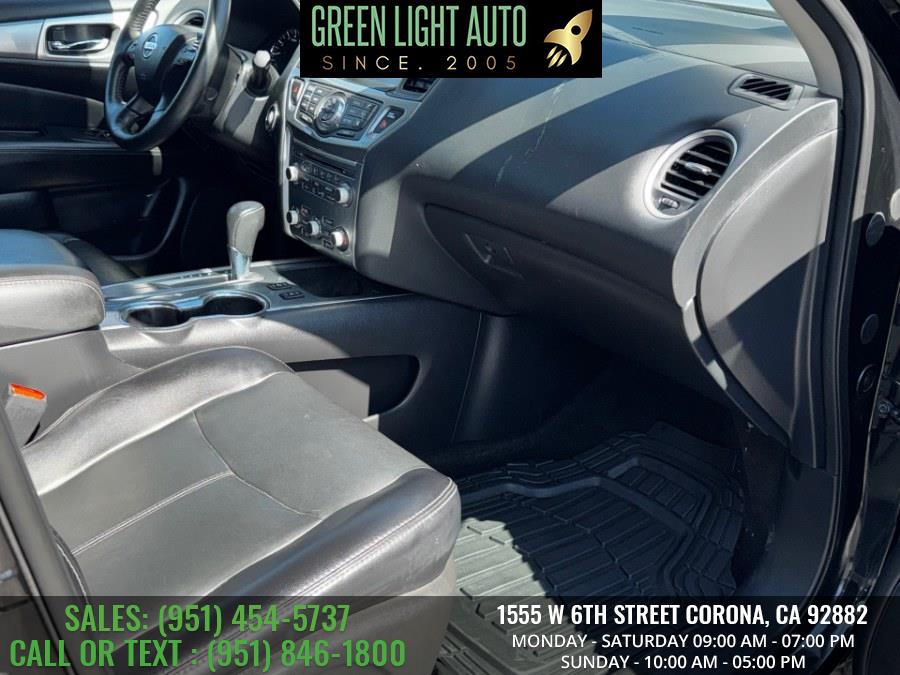 2020 Nissan Pathfinder FWD SL, available for sale in Corona, California | Green Light Auto. Corona, California 2020 Nissan Pathfinder FWD SL, available for sale in Corona, California | Green Light Auto. Corona, California