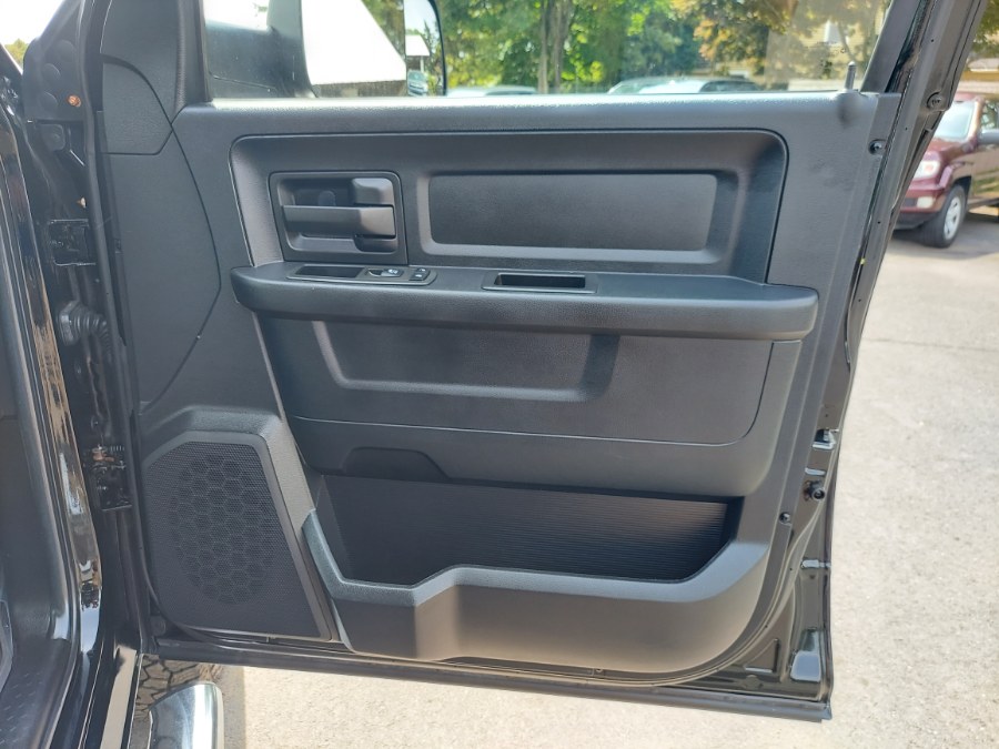 2013 Ram 2500 4WD Crew Cab 149" Tradesman, available for sale in East Windsor, Connecticut | United Auto Sales of E Windsor, Inc. East Windsor, Connecticut 2013 Ram 2500 4WD Crew Cab 149" Tradesman, available for sale in East Windsor, Connecticut | United Auto Sales of E Windsor, Inc. East Windsor, Connecticut