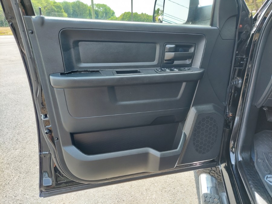 2013 Ram 2500 4WD Crew Cab 149" Tradesman, available for sale in East Windsor, Connecticut | United Auto Sales of E Windsor, Inc. East Windsor, Connecticut 2013 Ram 2500 4WD Crew Cab 149" Tradesman, available for sale in East Windsor, Connecticut | United Auto Sales of E Windsor, Inc. East Windsor, Connecticut