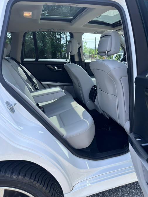 2015 Mercedes-Benz GLK-Class 4MATIC 4dr GLK 350, available for sale in Garfield, New Jersey | Mikes Auto Sales LLC. Garfield, New Jersey 2015 Mercedes-Benz GLK-Class 4MATIC 4dr GLK 350, available for sale in Garfield, New Jersey | Mikes Auto Sales LLC. Garfield, New Jersey