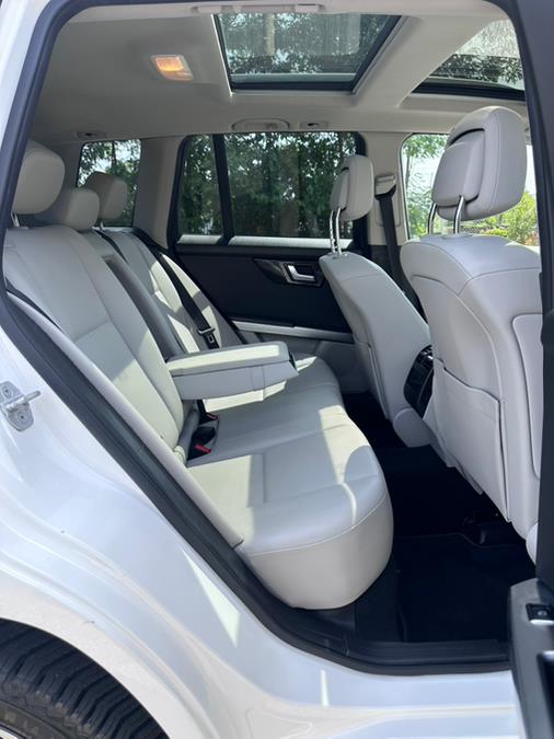 2015 Mercedes-Benz GLK-Class 4MATIC 4dr GLK 350, available for sale in Garfield, New Jersey | Mikes Auto Sales LLC. Garfield, New Jersey 2015 Mercedes-Benz GLK-Class 4MATIC 4dr GLK 350, available for sale in Garfield, New Jersey | Mikes Auto Sales LLC. Garfield, New Jersey