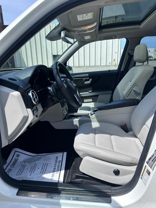 2015 Mercedes-Benz GLK-Class 4MATIC 4dr GLK 350, available for sale in Garfield, New Jersey | Mikes Auto Sales LLC. Garfield, New Jersey 2015 Mercedes-Benz GLK-Class 4MATIC 4dr GLK 350, available for sale in Garfield, New Jersey | Mikes Auto Sales LLC. Garfield, New Jersey