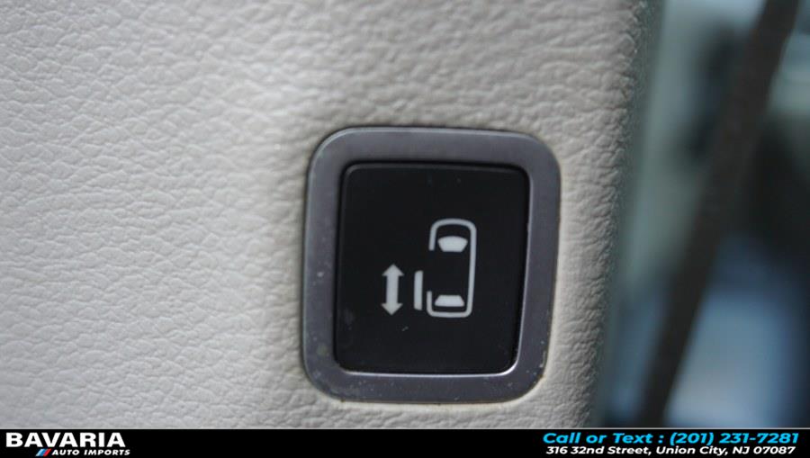 2018 Chrysler Pacifica Touring L FWD, available for sale in Union City, New Jersey | Bavaria Auto Imports. Union City, New Jersey 2018 Chrysler Pacifica Touring L FWD, available for sale in Union City, New Jersey | Bavaria Auto Imports. Union City, New Jersey