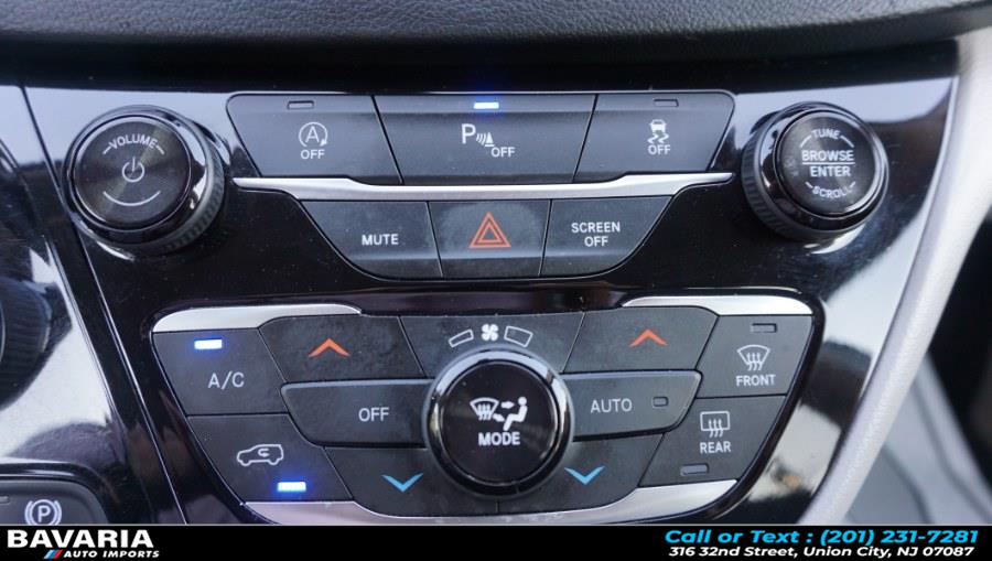 2018 Chrysler Pacifica Touring L FWD, available for sale in Union City, New Jersey | Bavaria Auto Imports. Union City, New Jersey 2018 Chrysler Pacifica Touring L FWD, available for sale in Union City, New Jersey | Bavaria Auto Imports. Union City, New Jersey
