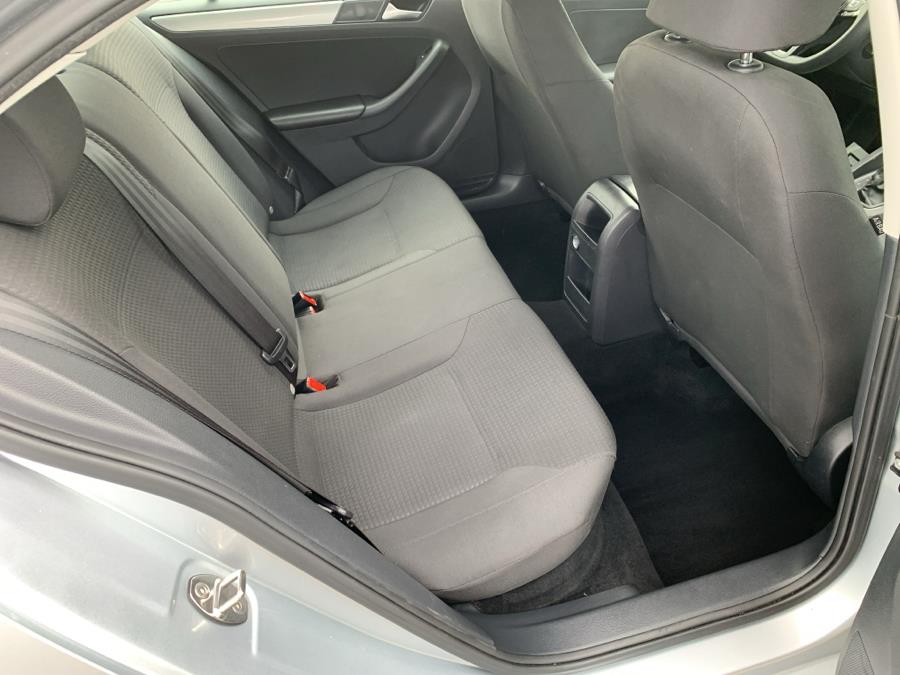 2015 Volkswagen Jetta Sedan 4dr Auto 1.8T SE w/Connectivity/Navigation PZEV, available for sale in Springfield, Massachusetts | Absolute Motors Inc. Springfield, Massachusetts 2015 Volkswagen Jetta Sedan 4dr Auto 1.8T SE w/Connectivity/Navigation PZEV, available for sale in Springfield, Massachusetts | Absolute Motors Inc. Springfield, Massachusetts
