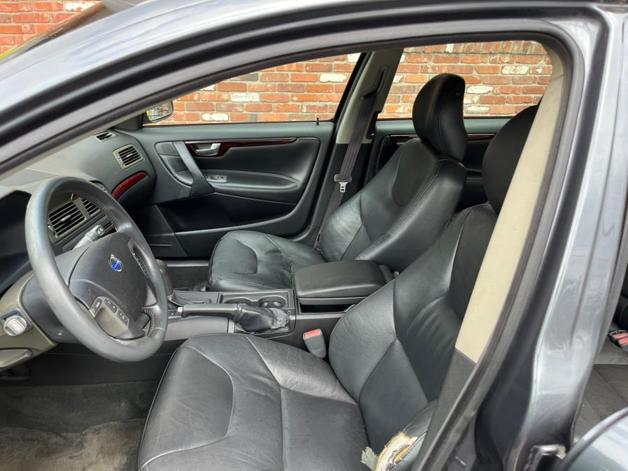 2003 Volvo V70 5dr Wgn 2.4L Turbo, available for sale in Naugatuck, Connecticut | Riverside Motorcars, LLC. Naugatuck, Connecticut 2003 Volvo V70 5dr Wgn 2.4L Turbo, available for sale in Naugatuck, Connecticut | Riverside Motorcars, LLC. Naugatuck, Connecticut