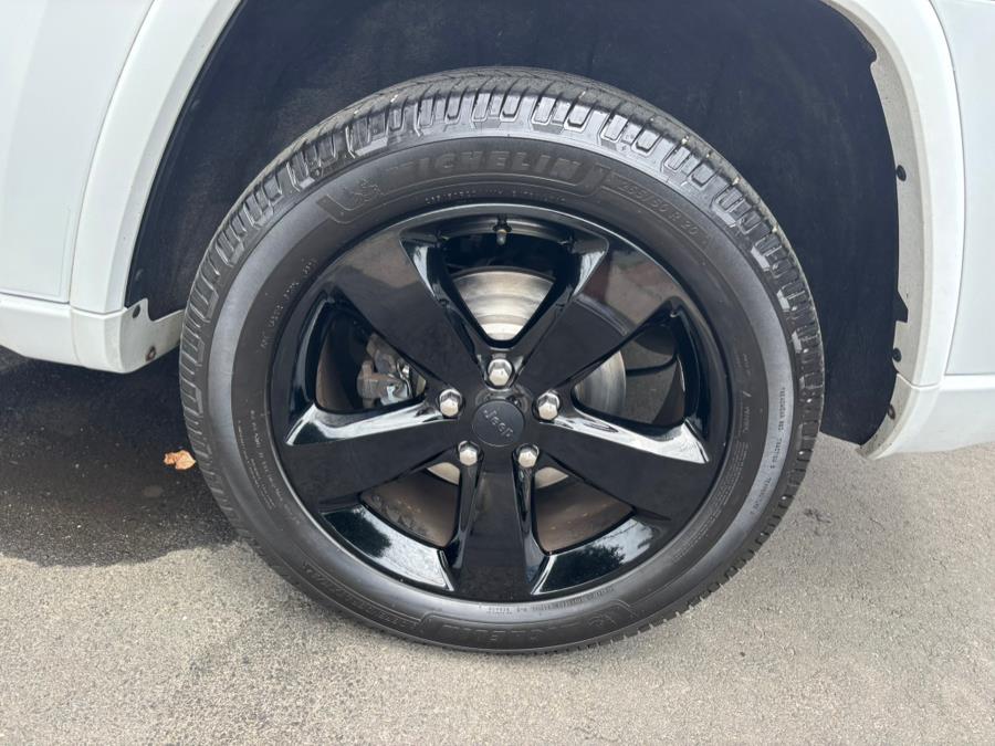 2015 Jeep Grand Cherokee 4WD 4dr Laredo, available for sale in New haven, Connecticut | Wilson Maturo Motors. New haven, Connecticut 2015 Jeep Grand Cherokee 4WD 4dr Laredo, available for sale in New haven, Connecticut | Wilson Maturo Motors. New haven, Connecticut