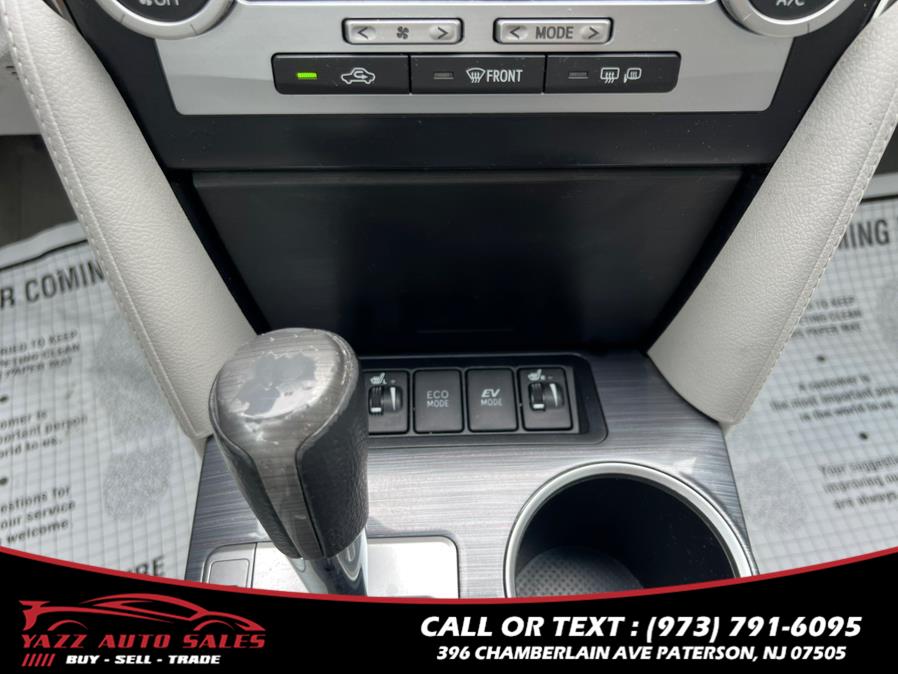 2012 Toyota Camry Hybrid 4dr Sdn XLE, available for sale in Paterson, New Jersey | Yazz Auto Sales. Paterson, New Jersey 2012 Toyota Camry Hybrid 4dr Sdn XLE, available for sale in Paterson, New Jersey | Yazz Auto Sales. Paterson, New Jersey