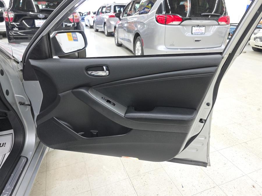 2009 Nissan Altima 4dr Sdn I4 CVT 2.5 SL, available for sale in West Haven, Connecticut | Auto Fair Inc.. West Haven, Connecticut 2009 Nissan Altima 4dr Sdn I4 CVT 2.5 SL, available for sale in West Haven, Connecticut | Auto Fair Inc.. West Haven, Connecticut