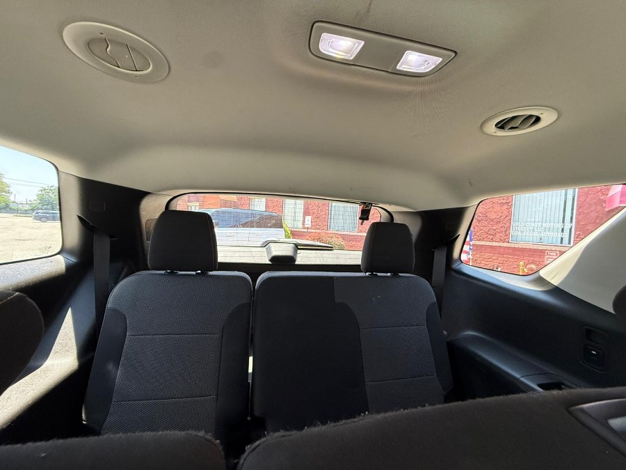 2018 Chevrolet Traverse AWD 4dr LT Cloth w/1LT, available for sale in Hicksville, New York | REGAL AUTOHAUS Auto Service and Sales. Hicksville, New York 2018 Chevrolet Traverse AWD 4dr LT Cloth w/1LT, available for sale in Hicksville, New York | REGAL AUTOHAUS Auto Service and Sales. Hicksville, New York