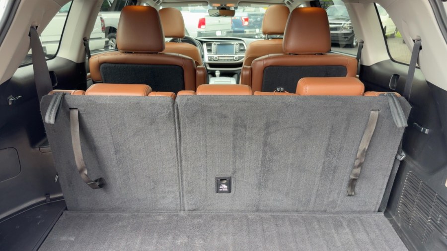 2017 Toyota Highlander Limited V6 AWD (Natl), available for sale in Waterbury, Connecticut | West End Automotive Center. Waterbury, Connecticut 2017 Toyota Highlander Limited V6 AWD (Natl), available for sale in Waterbury, Connecticut | West End Automotive Center. Waterbury, Connecticut