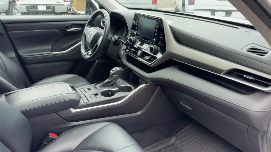 2021 Toyota Highlander XLE AWD (Natl), available for sale in Waterbury, Connecticut | West End Automotive Center. Waterbury, Connecticut 2021 Toyota Highlander XLE AWD (Natl), available for sale in Waterbury, Connecticut | West End Automotive Center. Waterbury, Connecticut