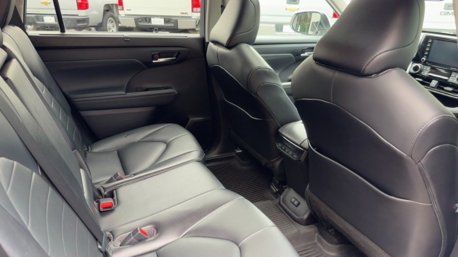 2021 Toyota Highlander XLE AWD (Natl), available for sale in Waterbury, Connecticut | West End Automotive Center. Waterbury, Connecticut 2021 Toyota Highlander XLE AWD (Natl), available for sale in Waterbury, Connecticut | West End Automotive Center. Waterbury, Connecticut