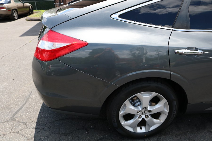 2011 Honda Accord Crosstour 4WD 5dr EX-L, available for sale in Bristol, Connecticut | Dealmax Motors LLC. Bristol, Connecticut 2011 Honda Accord Crosstour 4WD 5dr EX-L, available for sale in Bristol, Connecticut | Dealmax Motors LLC. Bristol, Connecticut